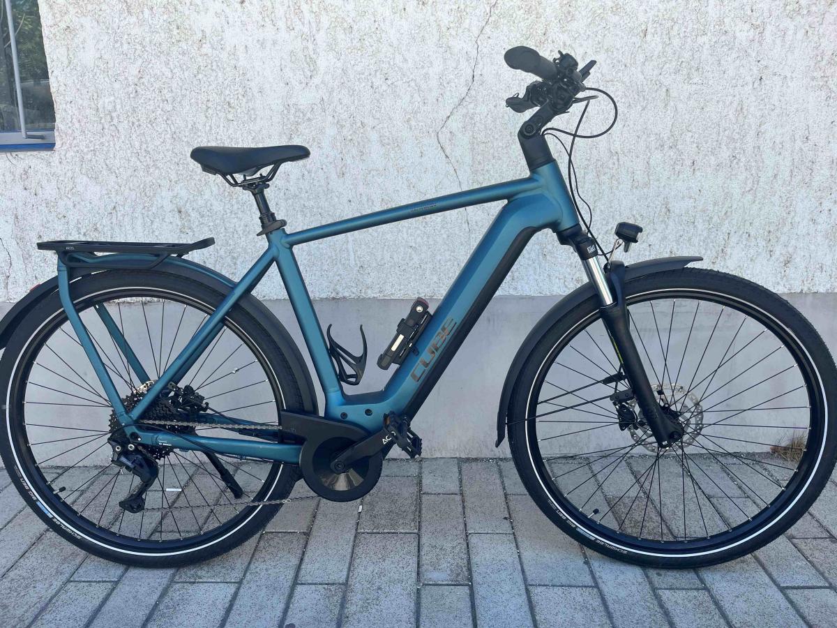 Kathmandu Hybrid One