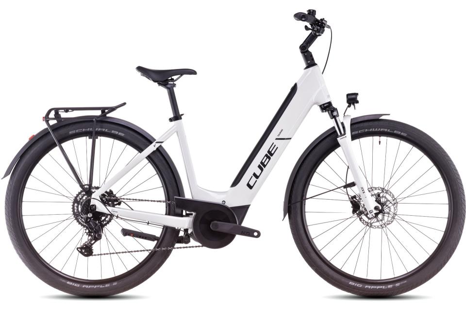 Cube Touring Hybrid One 625